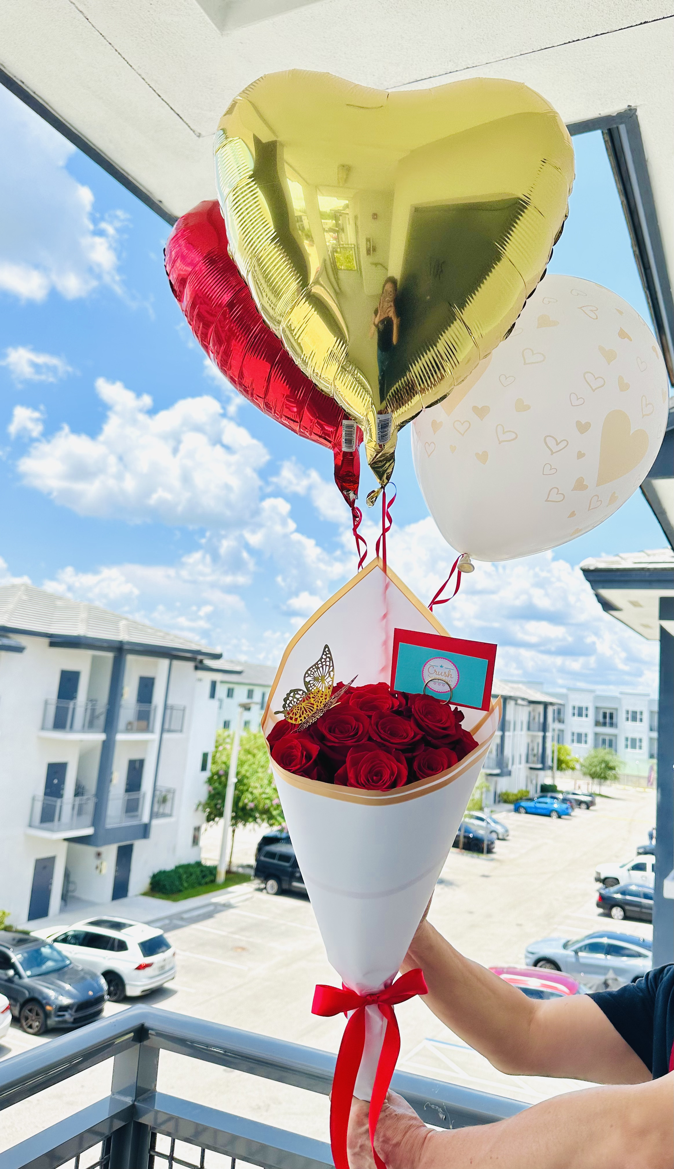 Bouquet 12 Roses + Ballons
